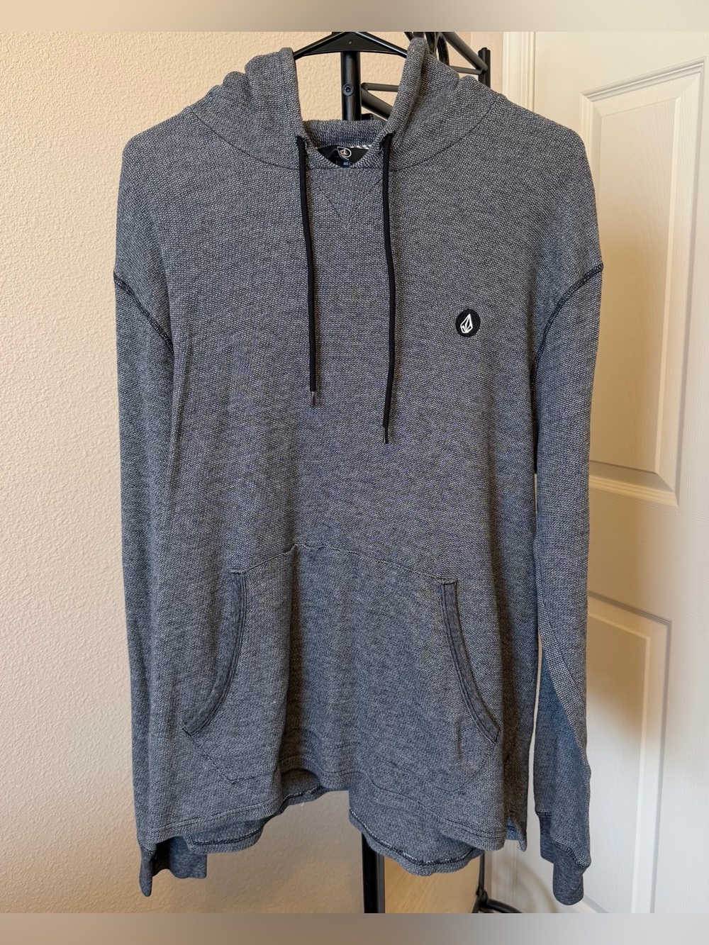 Volcom men’s L dark gray pullover hoodie lightweight skater grunge punk casual